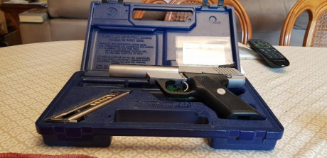  Se vende pistola COLT CADET 22 Lr ideal para subir de categoria Alza micrometrica 
cañon de 4 " 01