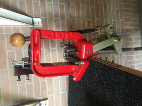 Vendo prensa Lee con dais del 9mm dosificador de polvora y un expulsor de vainas 180€
Mas info por privado 11