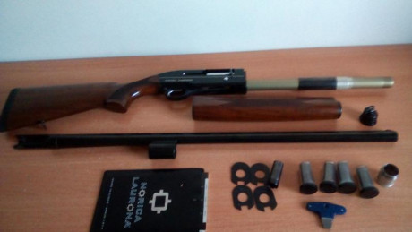 Escopeta semiautomática NORICA LAURONA GARDONE calibre 12.
Fabricada en Eibar (España).
Cañón de 71 cm 02