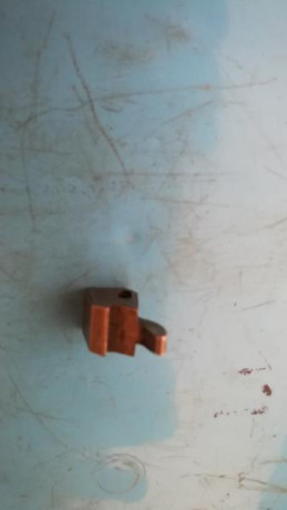 Hola,
ando buscando dos piezas del revolver Astra Cadix mod 4" del modelo en 22lr

-La primera pieza 61