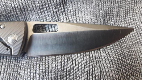 Vendo esta lionsteel tispine de titanio  , empuñadura de titanio de una sola pieza.  Tiene algunas marcas 01
