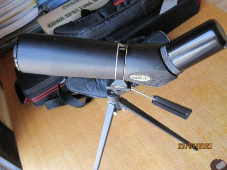 RESERVADO telescopio TASCO 12-36x50 (con trípode) en buen estado tanto estética como funcional.

PRECIO: 01