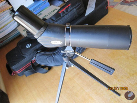 RESERVADO telescopio TASCO 12-36x50 (con trípode) en buen estado tanto estética como funcional.

PRECIO: 10