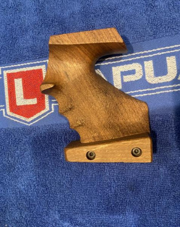 Buenos días:

  VENDIDA   Cacha Morini talla M de la mano izquierda, para las pistolas Walther GSP o GSP 02