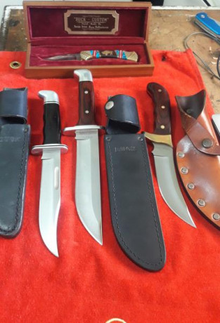 Hola compañeros,tengo desde hace tiempo una navaja buck fabricada por yellow horse impoluta y en vitrina,un 80