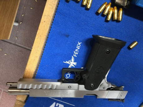 Buenas tardes compañeros,
pongo a la venta mi SPS WORLD SUPER MATCH de calibre 9mm Pb, con cañon Lottar 10