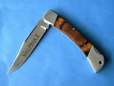Hola compañeros,tengo desde hace tiempo una navaja buck fabricada por yellow horse impoluta y en vitrina,un 00