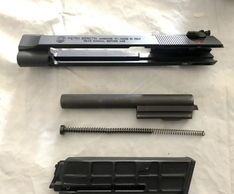 Vendo pistola Beretta 92FS cal.9Pb y kit del cal. 22lr original Beretta. Tanto la pistola como el kit 12