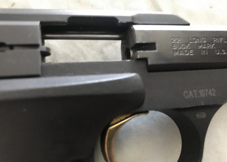 Vendo pistola Browning Buck Mark cal.22lr, en perfecto estado tanto de aspecto como de funcionamiento. 11