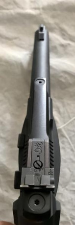 Vendo pistola Browning Buck Mark cal.22lr, en perfecto estado tanto de aspecto como de funcionamiento. 10