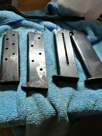 tengo 4 cargadores  pero no se a que arma pertenecen.

20€ la unidad más envío

Saludos 00