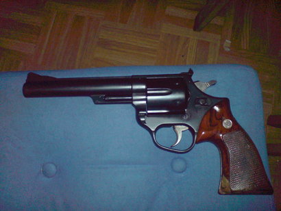 Pues al hilo de un compañero que pide que le ayuden a elegir un revolver y mi afición por ellos, se me 10