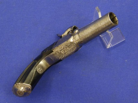 Voy a colocar unas fotos de un arma larga alemana de llave de mecha del siglo XVI. 122