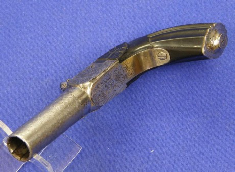 Voy a colocar unas fotos de un arma larga alemana de llave de mecha del siglo XVI. 121