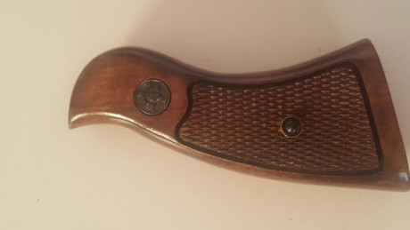 Buscaba unas cachas de madera para un Revolver llama comanche III ... 21