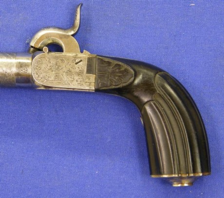 Voy a colocar unas fotos de un arma larga alemana de llave de mecha del siglo XVI. 132