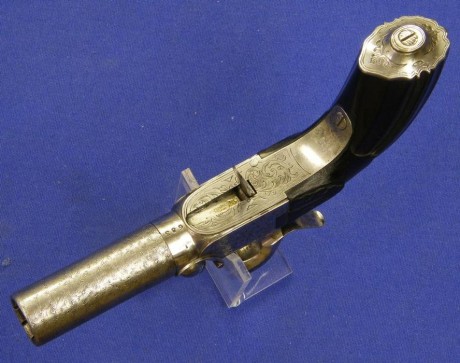 Voy a colocar unas fotos de un arma larga alemana de llave de mecha del siglo XVI. 131