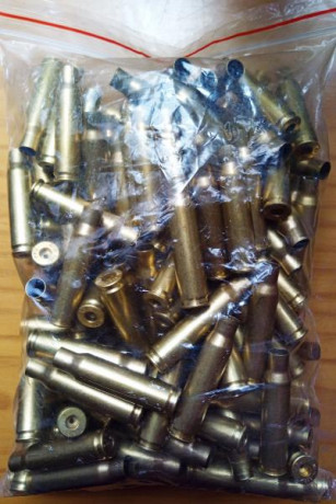 Se venden 255 vainas de un solo tiro del 308 limpias, desempistonadas y recalibradas. Unas 240 son PPU, 12