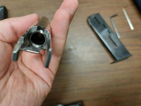 Pongo a la venta mi HK P9s  del 9mm y guiada en F, el arma se encuentra en Pamplona y se puede ver y probar 40