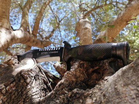 Es la versión de Camuflaje con funda, es de la época de los 90, tambien tiene funda, esta bastante gastado, 01