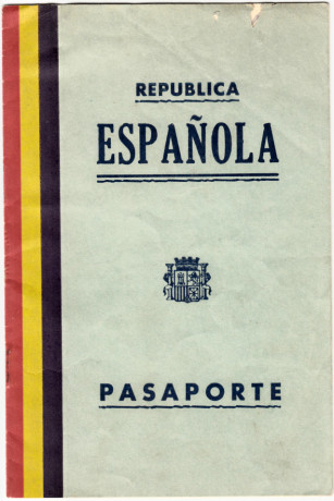  EN RECUERDO Y HOMENAJE A LOS QUE YA NO ESTÁN. 

Si pones en  GOOGLE    PASAPORTES EN LA MEMORIA   da 20
