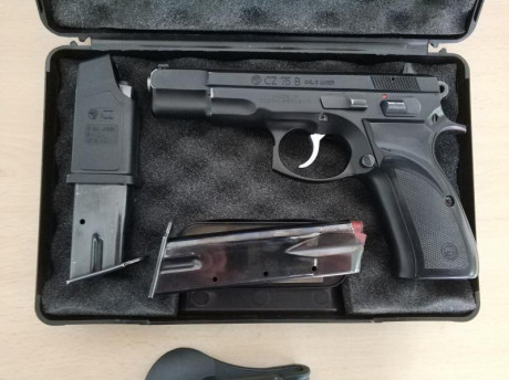 Vendo CZ 75 en perfecto estado, dos cargadores y funda IMI. Esta guiada en A. No realizo envios, solo 00