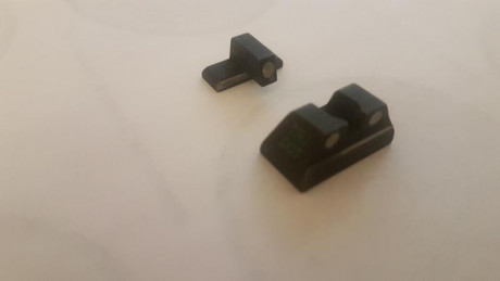 Hola, vendo juego de miras de Tritio auto luminescente para la USP Standard, marca Meprolight, están usadas, 11