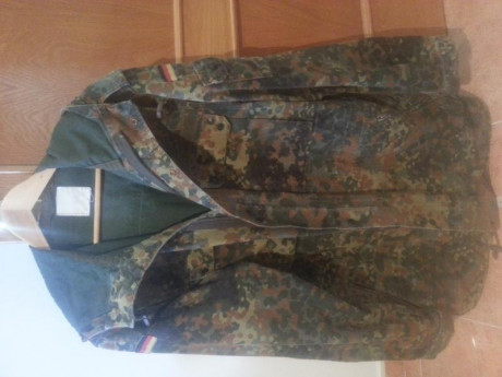 vendo este smock original del BW en buen estado. Para 1,70 a 1,80 de estatura y complexion media. 

35€ 00