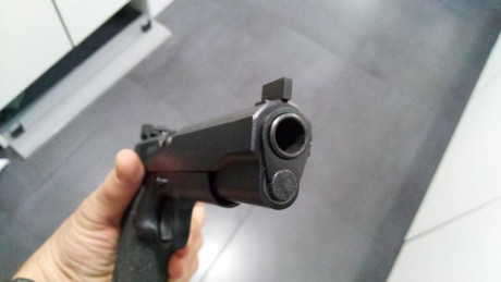 Se vende Pistola Llama Max 2 calibre 45 Acp
Marca Llama, Gabilondo y Cía. S.A
13+1
3 cargadores
con caja 01