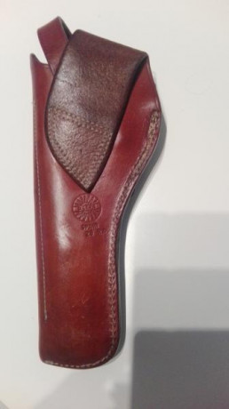 Buenas tardes,

Vendo funda de cuero marrón astra para revolver de seis pulgadas, modelo 26RA.

Se encuentra 01