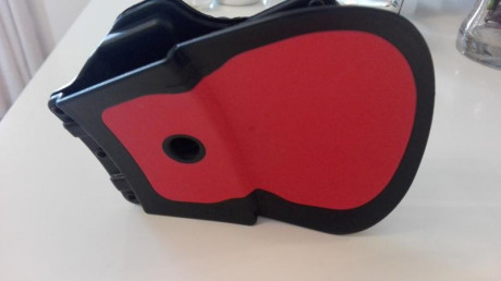 Buenas tardes,

Vendo funda rígida Fobus con tornillo ajustable.
Es para glock 19 o pistolas similares 00