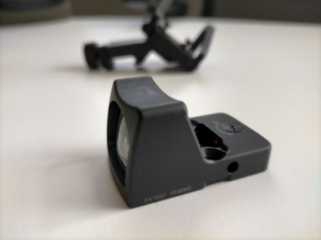 Buenos días.

Se vende Visor Trijicon RMR RM01Tipe 2 Red dot sight de 3.25 MOAS.
Está prácticamente nuevo 00