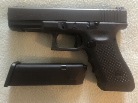 Buenos dias
Vendo Glock 17 Gen4, muy muy poco uso, con 4 cargadores (3 de ellos nuevos) alza regulable 02
