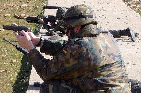 Hola,he abierto este hilo para que todos aquellos que tengais armas Españolas,podais lucirlas aqui con 162