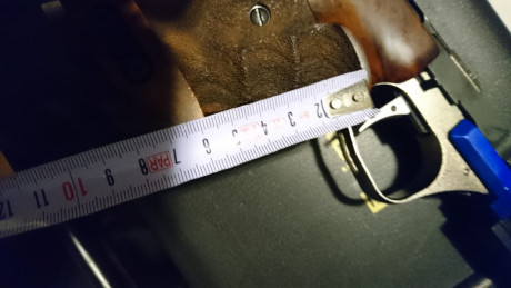 Vendo empuñadura original de la pistola Feinwerkbau AW93, está sin uso, talla M. Yo necesito una talla 30