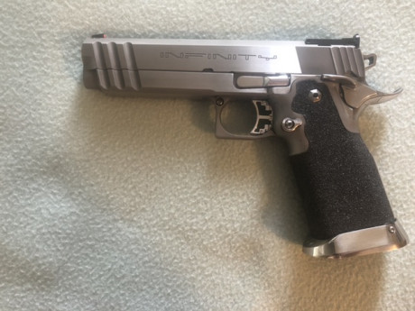 Buenos dias
Por no usar (200/300 tiros a lo más) vendo esta gran pistola, cañon AET, nunca IPSC, ya que 00