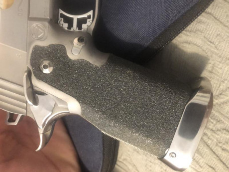 Buenos dias
Por no usar (200/300 tiros a lo más) vendo esta gran pistola, cañon AET, nunca IPSC, ya que 51