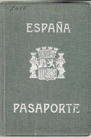  EN RECUERDO Y HOMENAJE A LOS QUE YA NO ESTÁN. 

Si pones en  GOOGLE    PASAPORTES EN LA MEMORIA   da 70