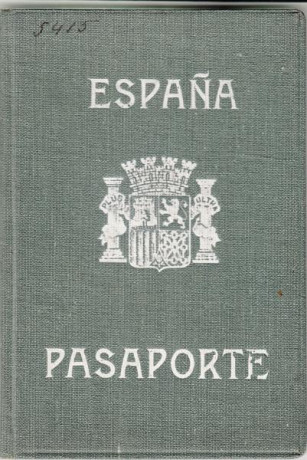  EN RECUERDO Y HOMENAJE A LOS QUE YA NO ESTÁN. 

Si pones en  GOOGLE   PASAPORTES EN LA MEMORIA  da igual 70