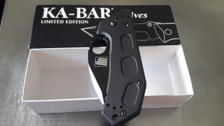 Vendo navaja kA-BAR  FIN FOLDER TANTO STR con su caja , no se a usado nunca , es una serie limitada. Tiene 00
