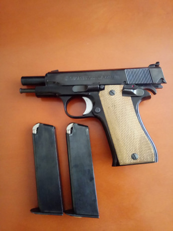 Vendo Pistola Star modelo BKM del calibre 9PB con 2 cargadores. Para guiar en A, B o F. Precio 130€ más 00