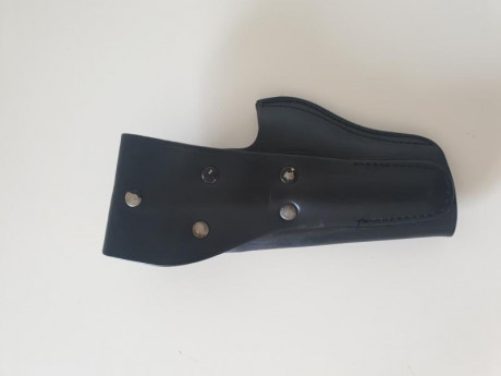 Vendo funda de cuero en excelente estado para revokver de 4 pulgadas
Se encuentra en Málaga
20 euros portes 01
