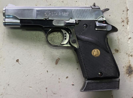 Buenas.

Pongo a la venta una pistola STAR PD en Cal.45 con la corredera cromada en blanco.

Tiene sus 01