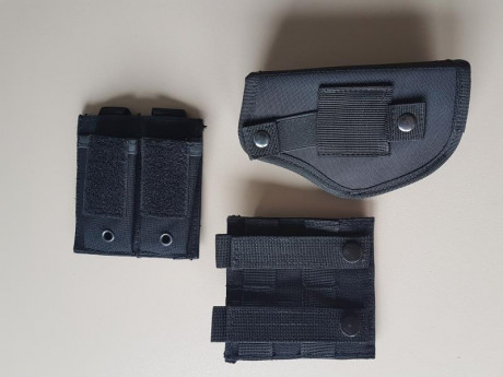 Buenas,
Pongo en venta una serie de fundas universales.
 - Funda tipo faja: 10€
 - Fundas tipo linterna 02