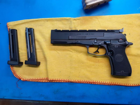 se vende bereta 87 target 6'' del 22 lr
gatillo preparado a 1kg por armeria candela
con dos cachas
una 11
