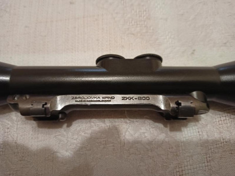 Buenas tardes, arreglando un armario, ha aparecido este visor ZF 6/S carl Zeiss jena DDR. Es muy antiguo. 01