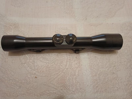 Buenas tardes, arreglando un armario, ha aparecido este visor ZF 6/S carl Zeiss jena DDR. Es muy antiguo. 00