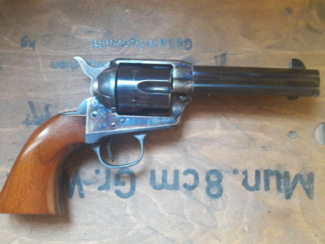 También vendo este Uberti en 45LC inscrito en la autorización de coleccionista de replicas y reproducciones.
Precio 02