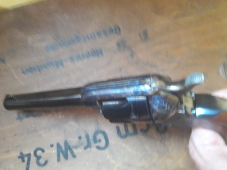 También vendo este Uberti en 45LC inscrito en la autorización de coleccionista de replicas y reproducciones.
Precio 00