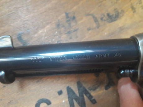 Esta inscrito en la autorización de coleccionsita de replicas y reproducciones, obviamente ers un Colt 00